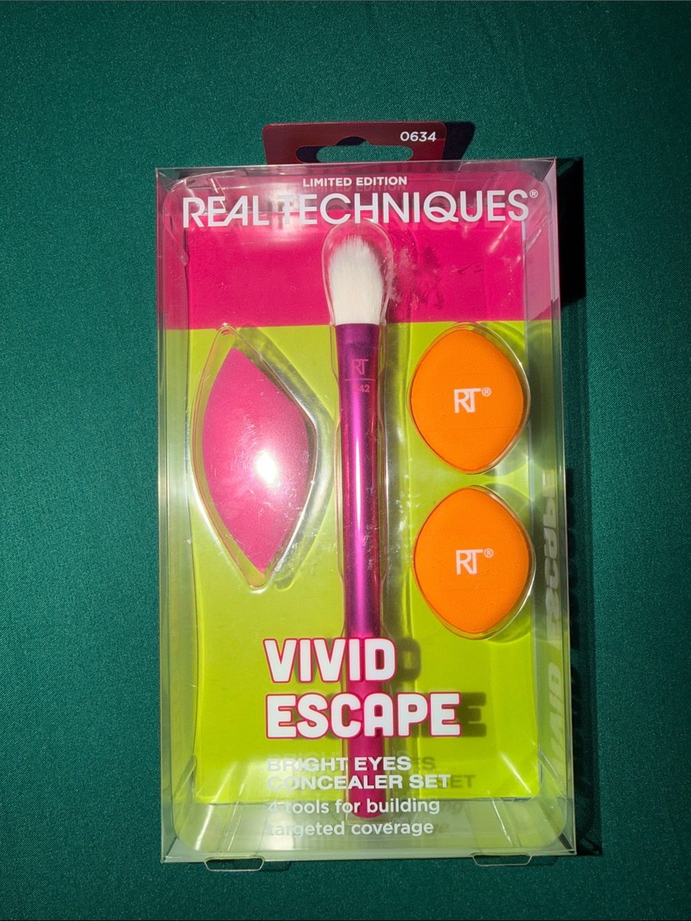 Real Techniques Vivid Escape Concealer Set - Pink & Orange